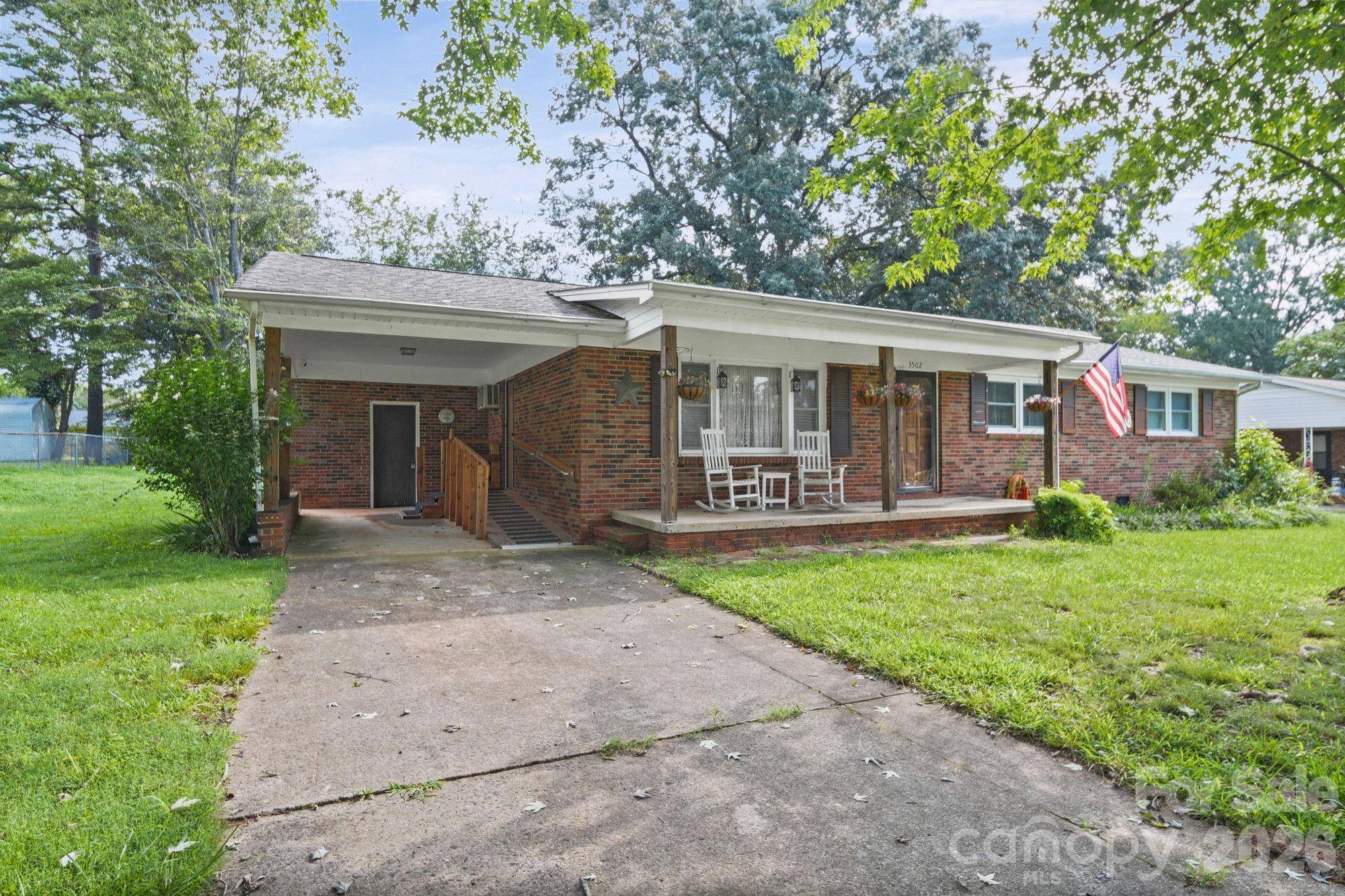 3502 Merry Oaks LN, Dallas, NC 28034