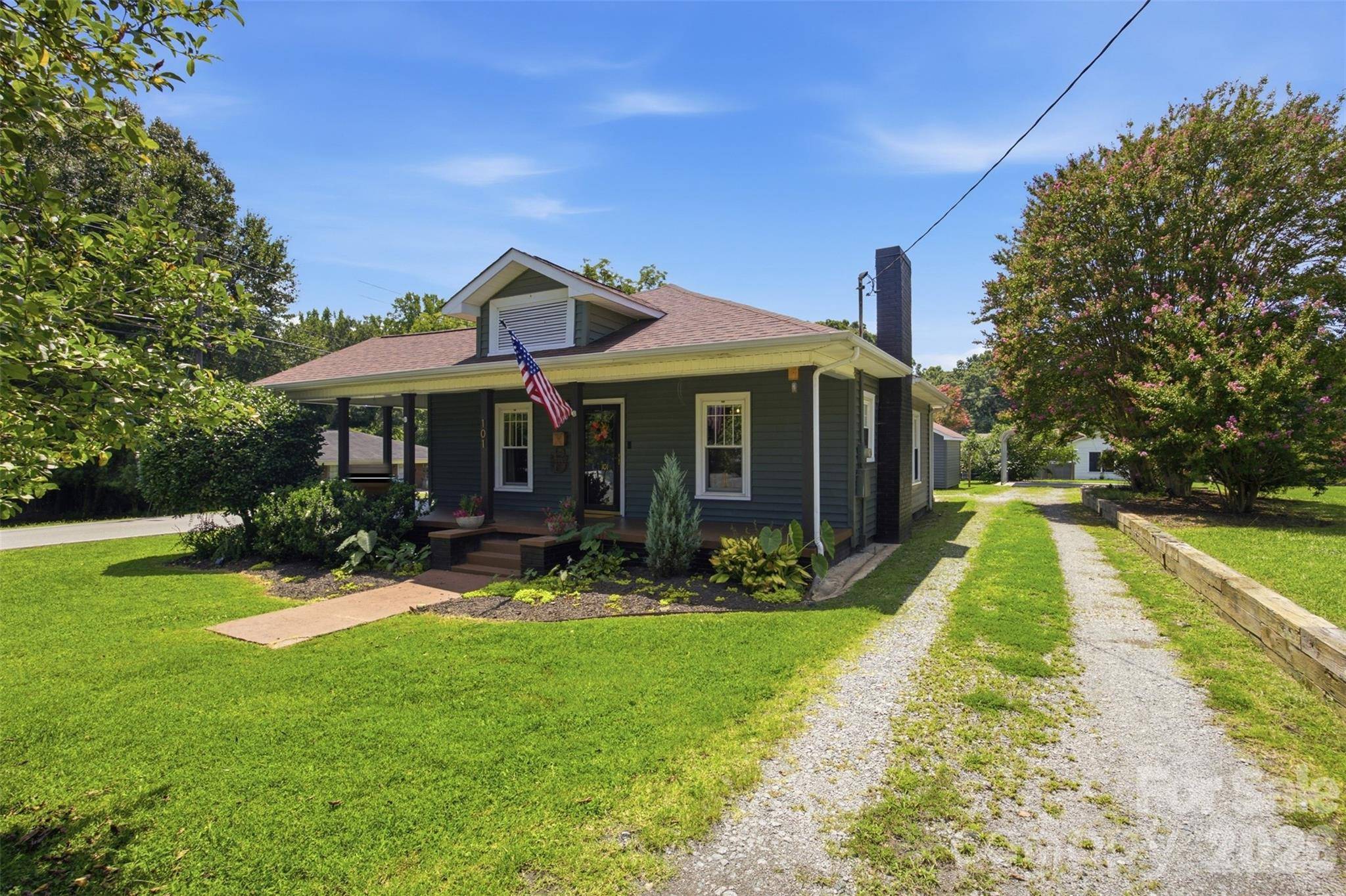 101 Sunset DR, Stanley, NC 28164