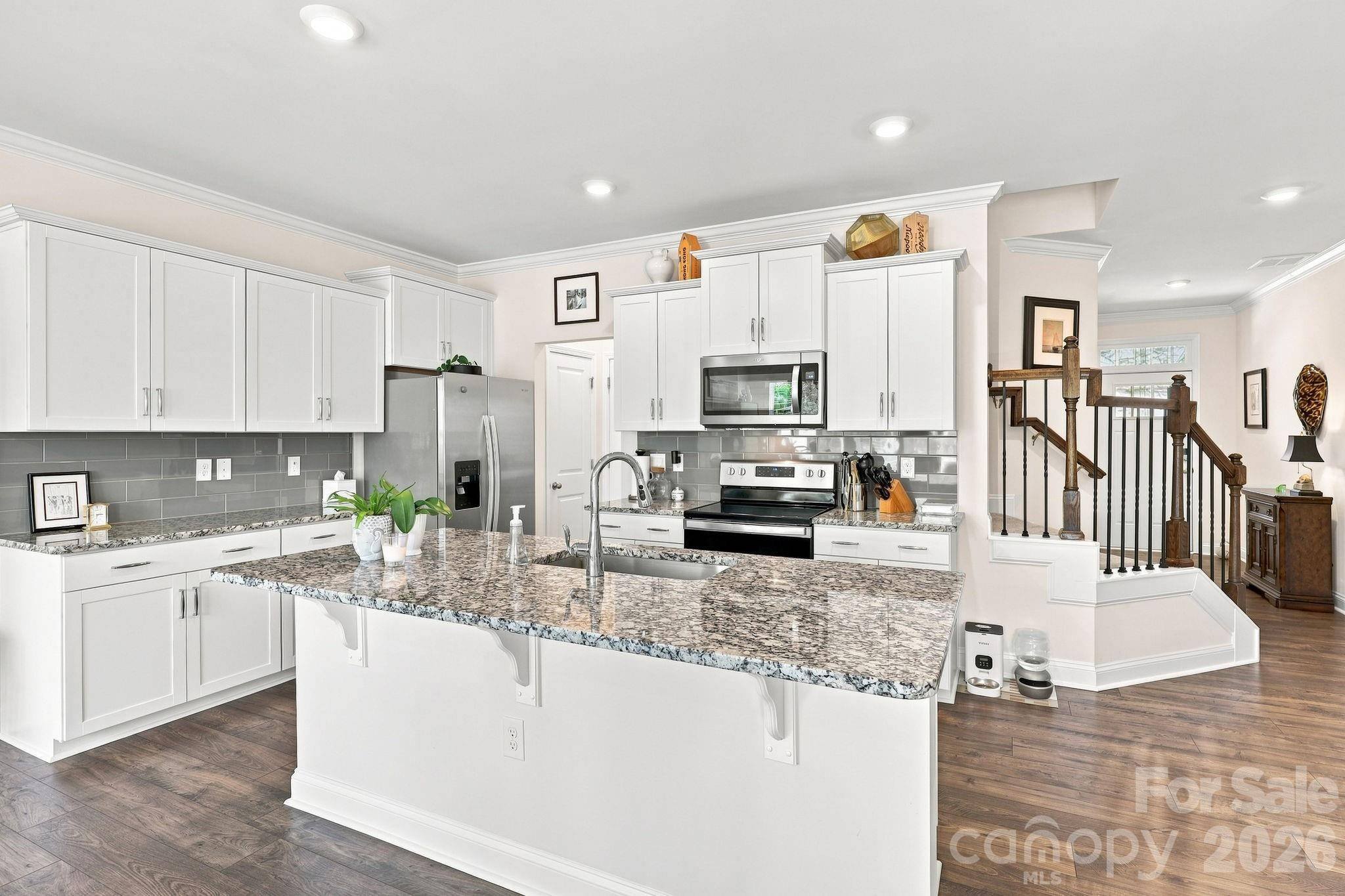198 Creekview RD, Hendersonville, NC 28792