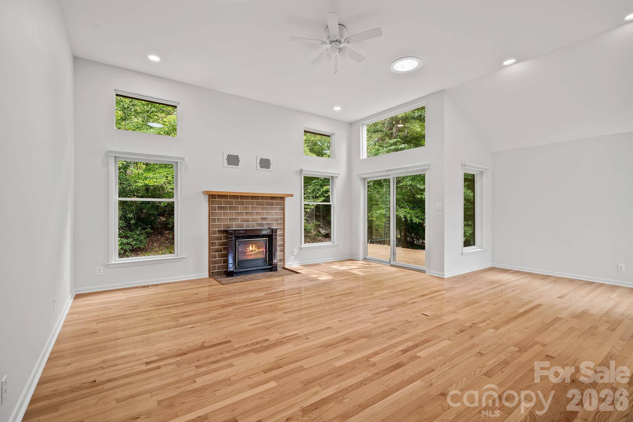 163 Woodburn DR, Swannanoa, NC 28778