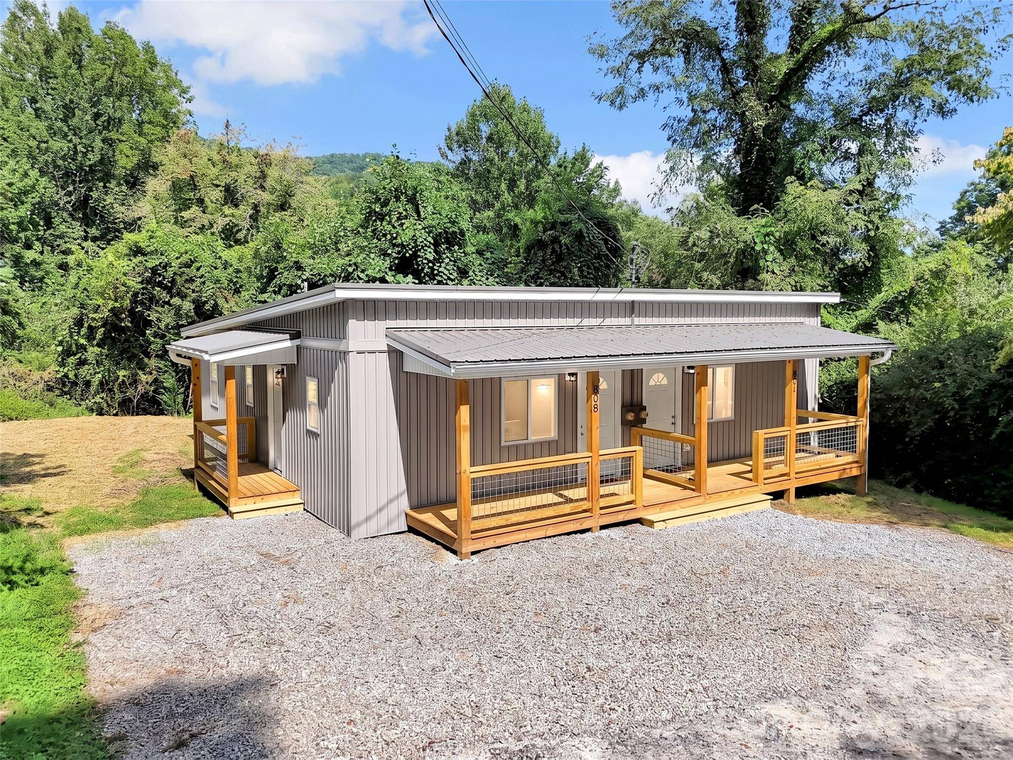 80 Mcelroy ST, Waynesville, NC 28786
