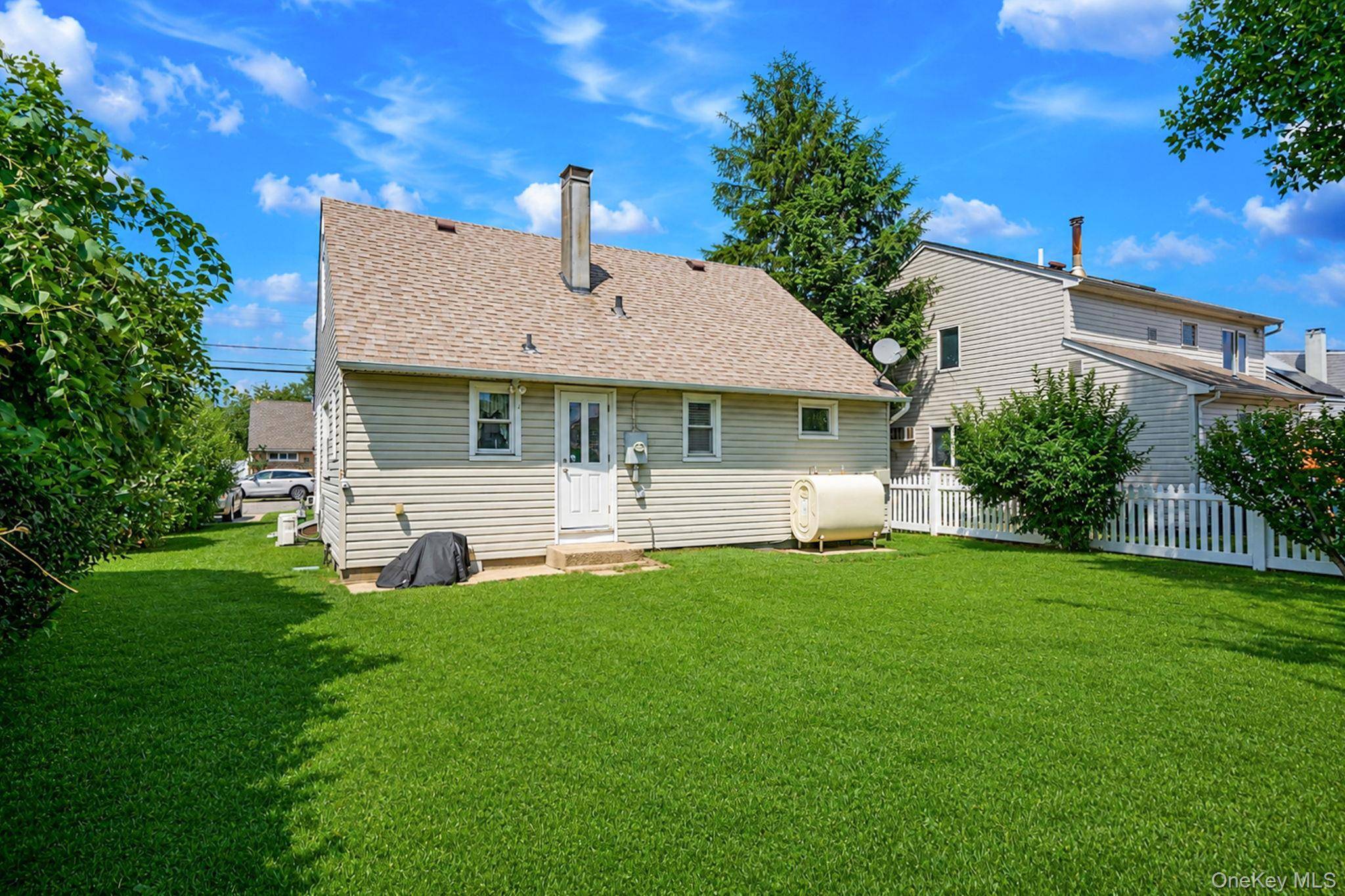 112 Franklin PL, Massapequa, NY 11758