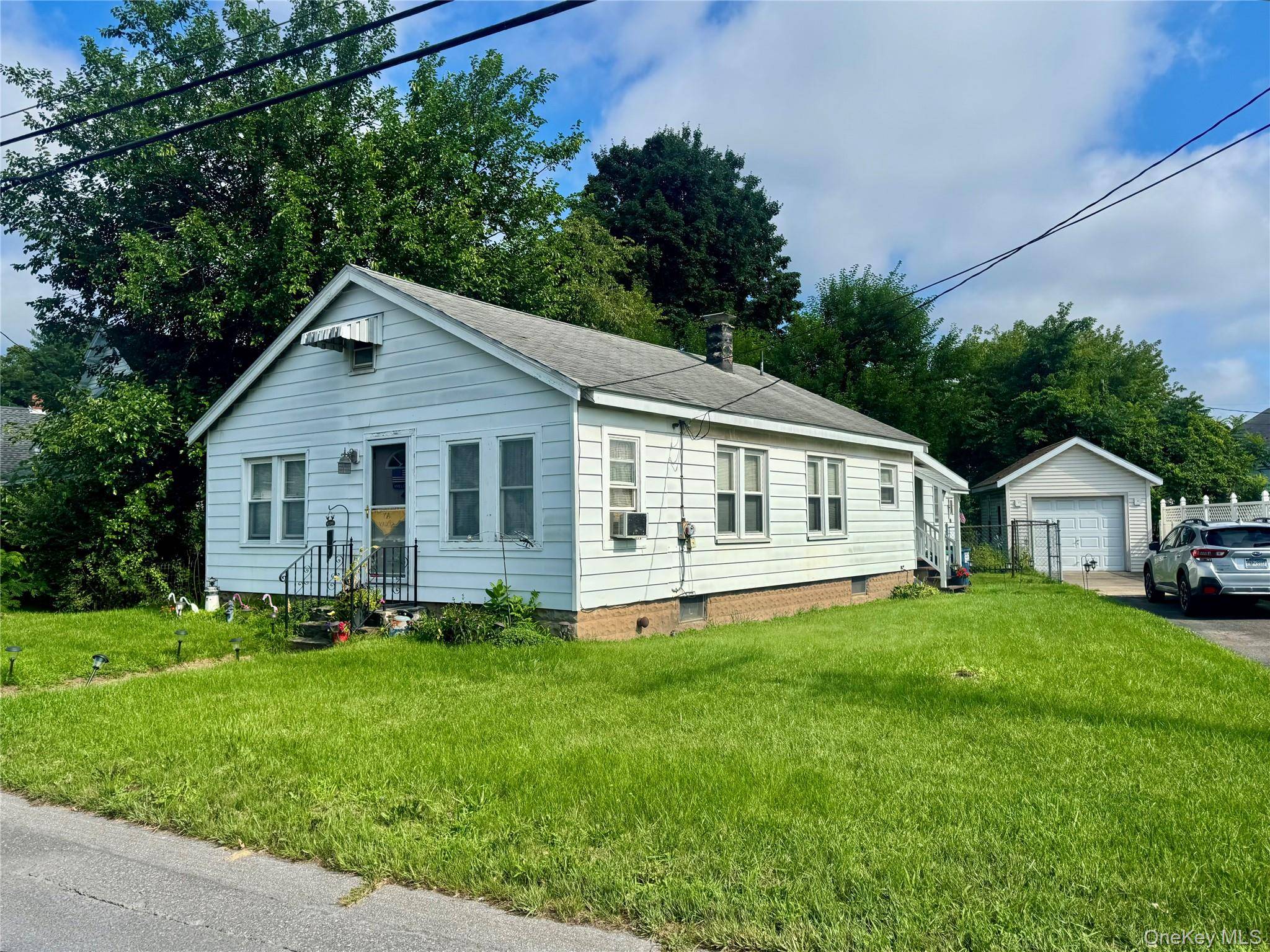 16 Esopus AVE, Kingston, NY 12401