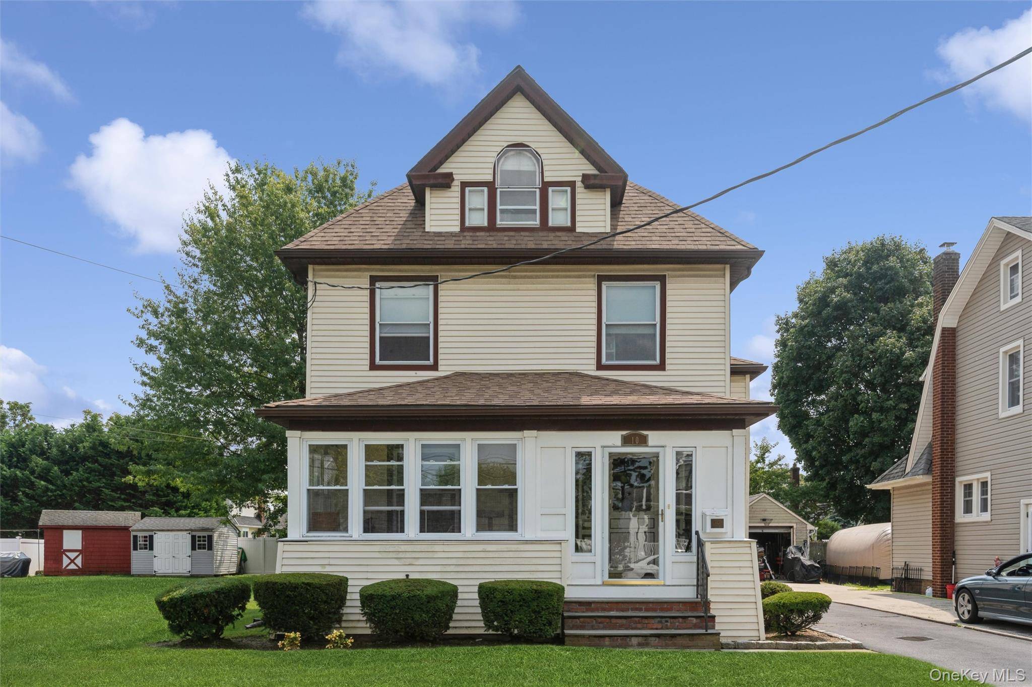 10 Driscoll AVE, Rockville Centre, NY 11570