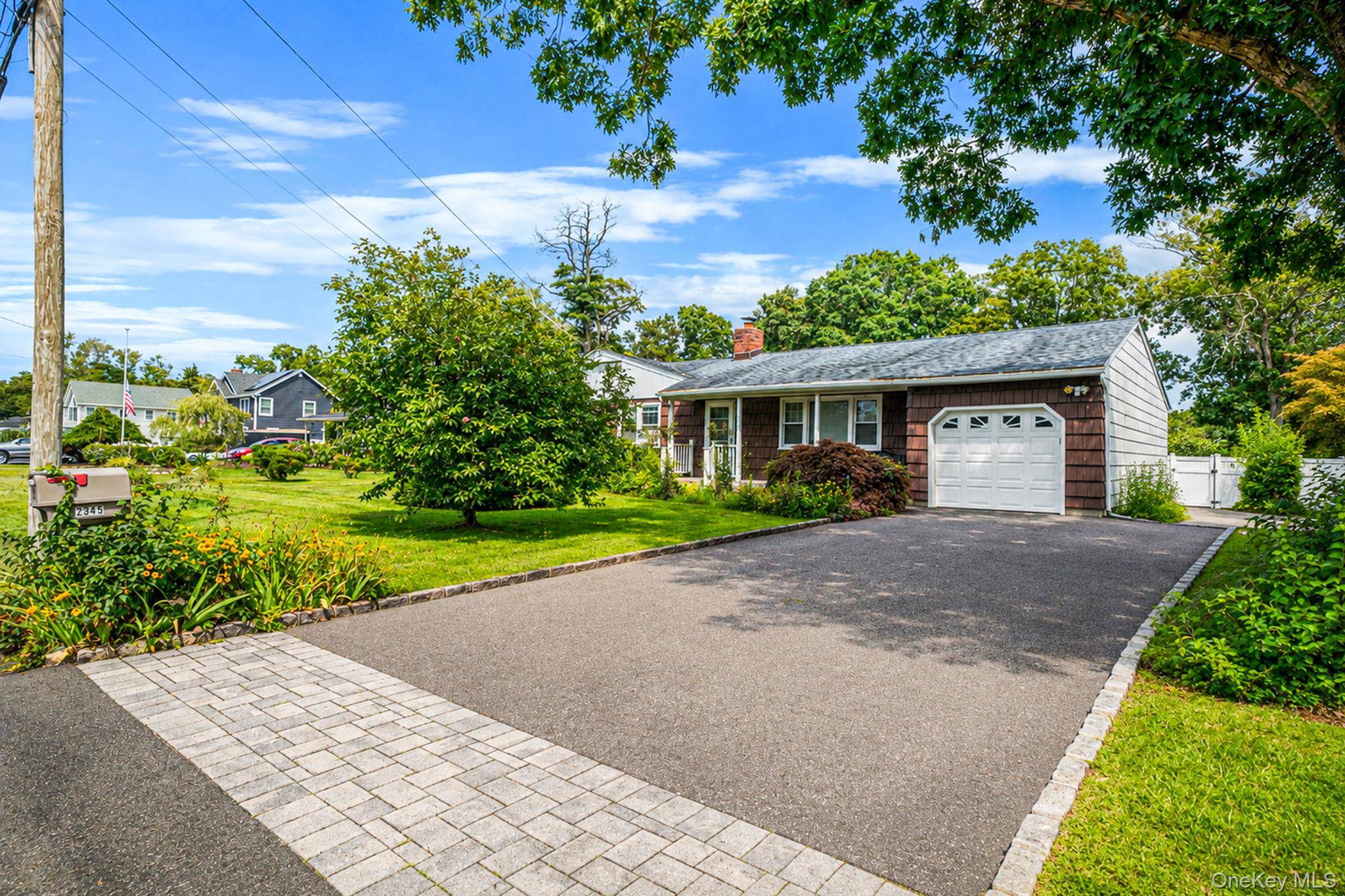 2345 Louis Kossuth AVE, Ronkonkoma, NY 11779,Video Tour