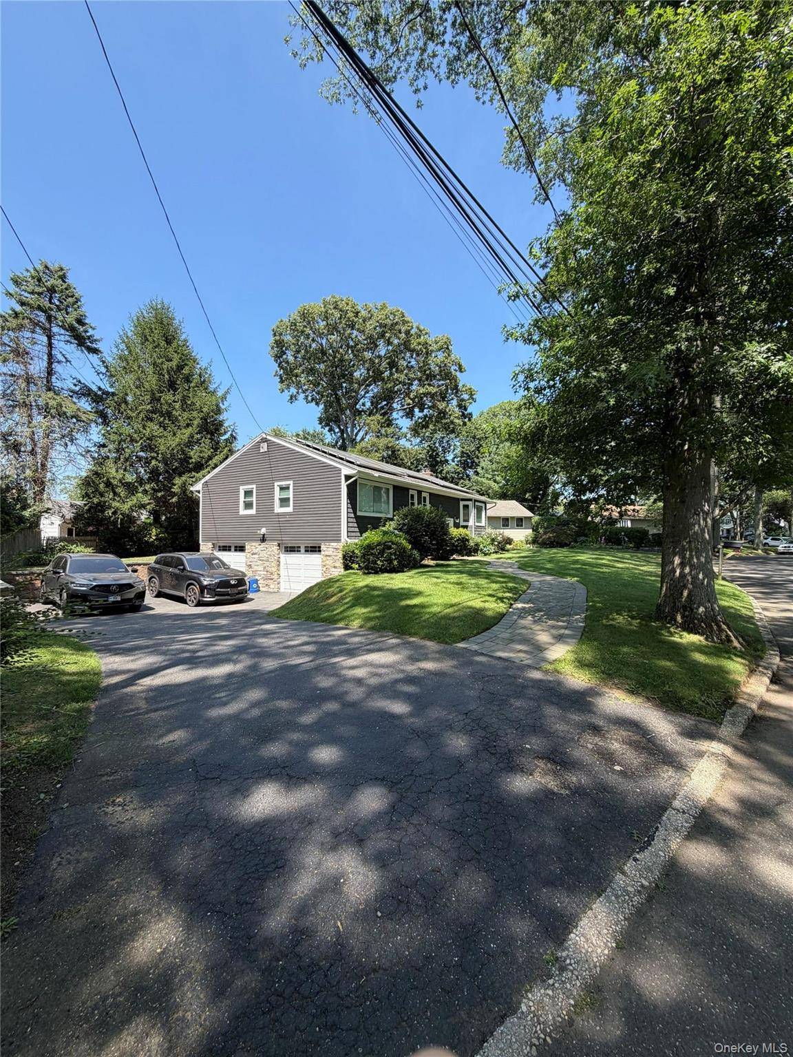 6 Raphael ST, Huntington, NY 11746
