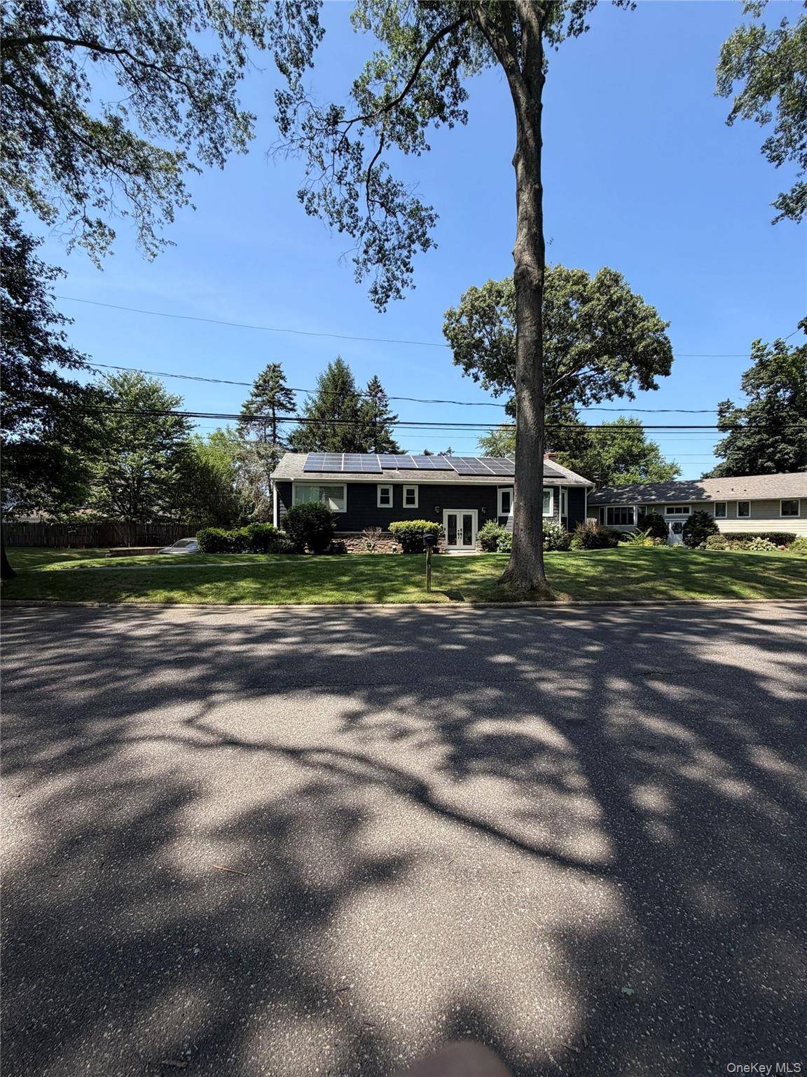 6 Raphael ST, Huntington, NY 11746