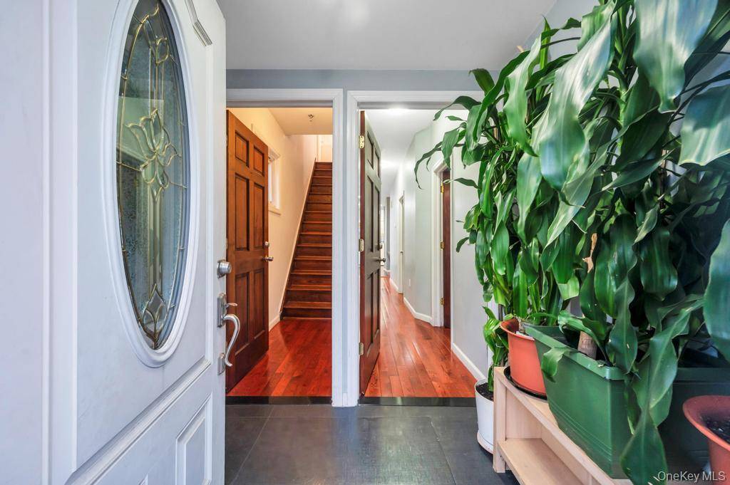 8631 131st ST, Richmond Hill, NY 11418