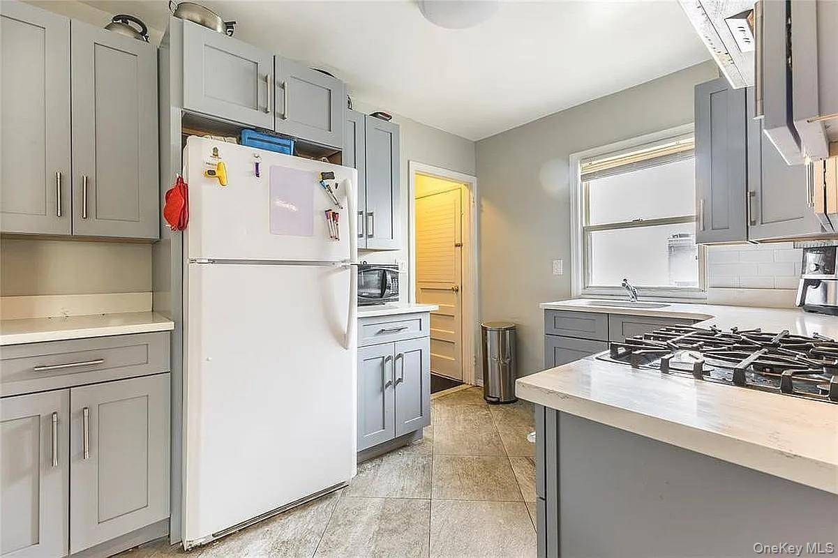 80-15B 168th ST, Jamaica Estates, NY 11432