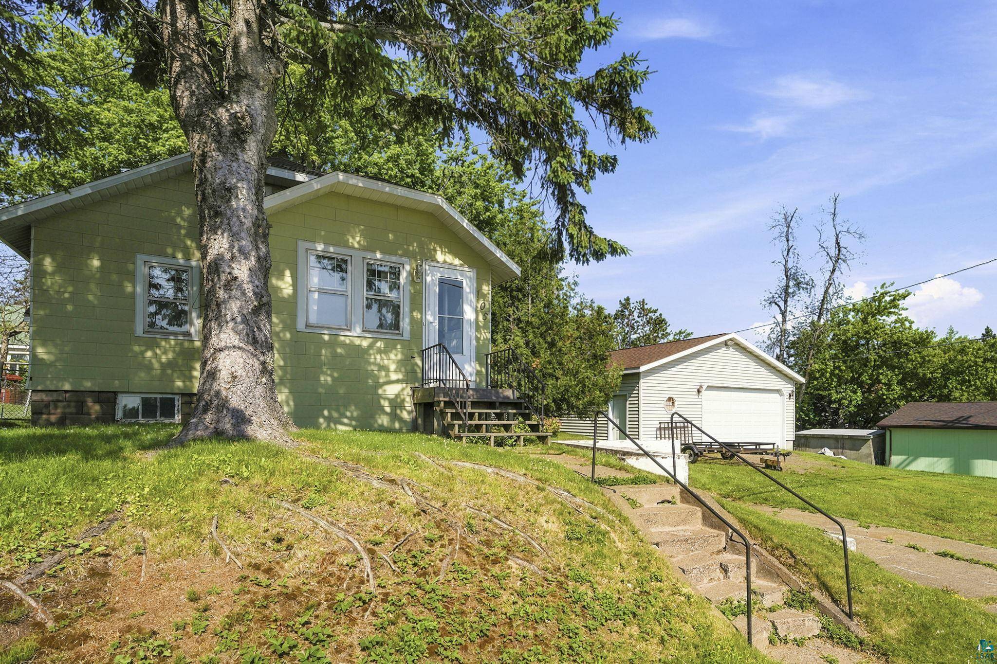 105 N Boundary Ave, Proctor, MN 55810