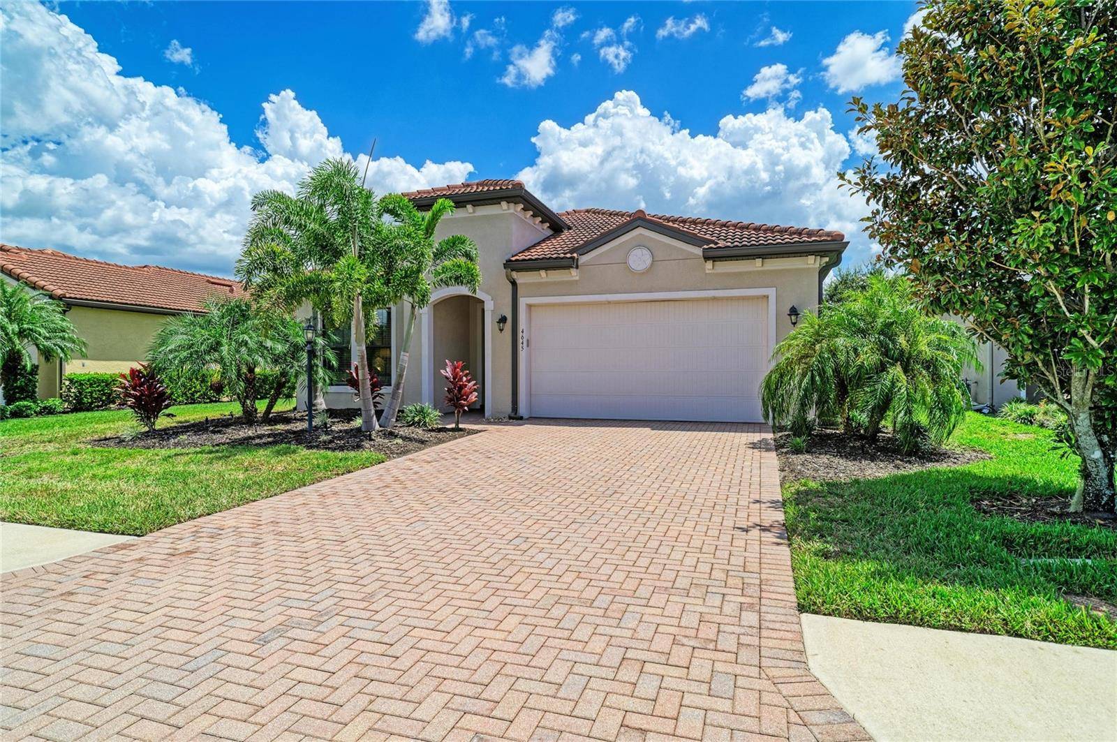 4645 ROYAL DORNOCH CIR, Bradenton, FL 34211