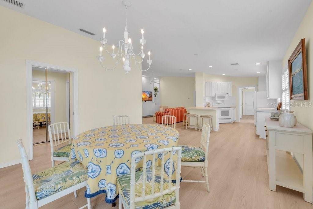7564 PESARO DR, Sarasota, FL 34238