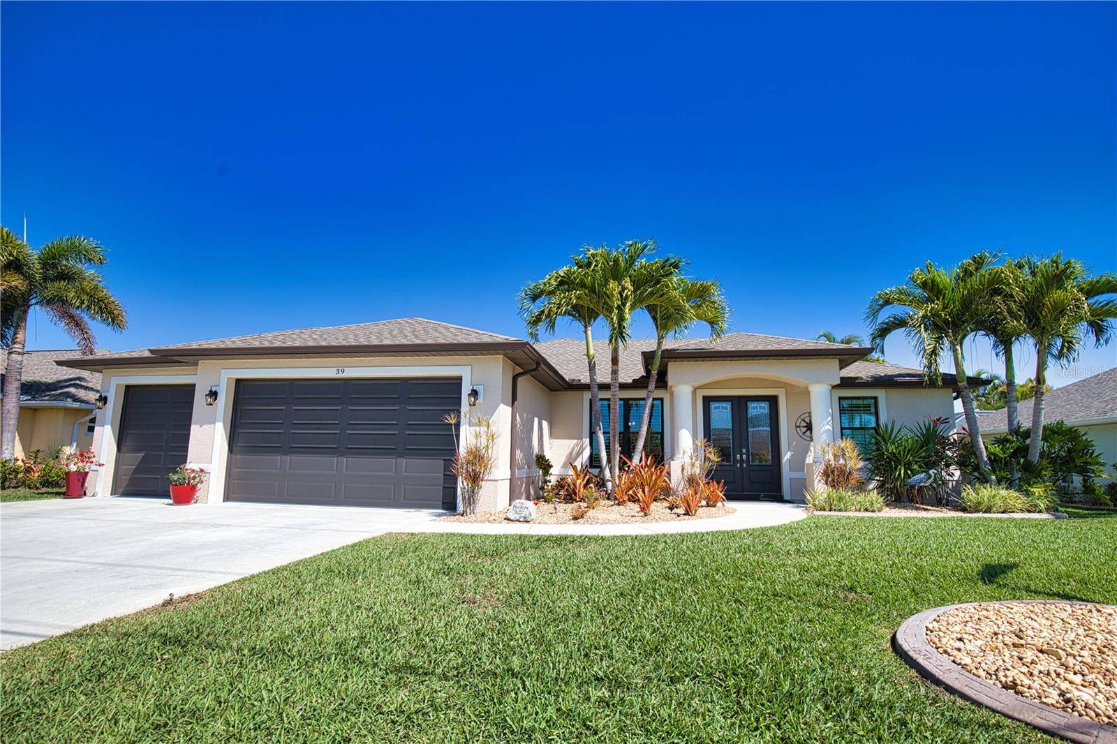 39 MEDALIST RD, Rotonda West, FL 33947