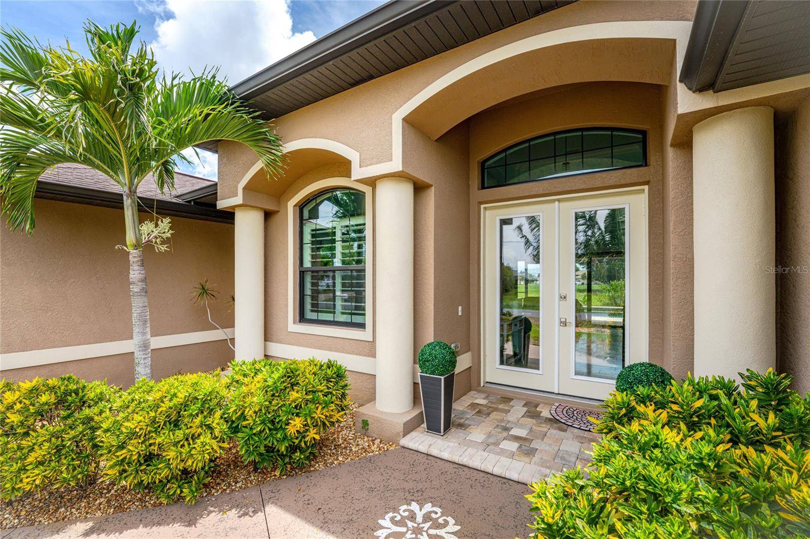 4 WHITE MARSH LN, Rotonda West, FL 33947