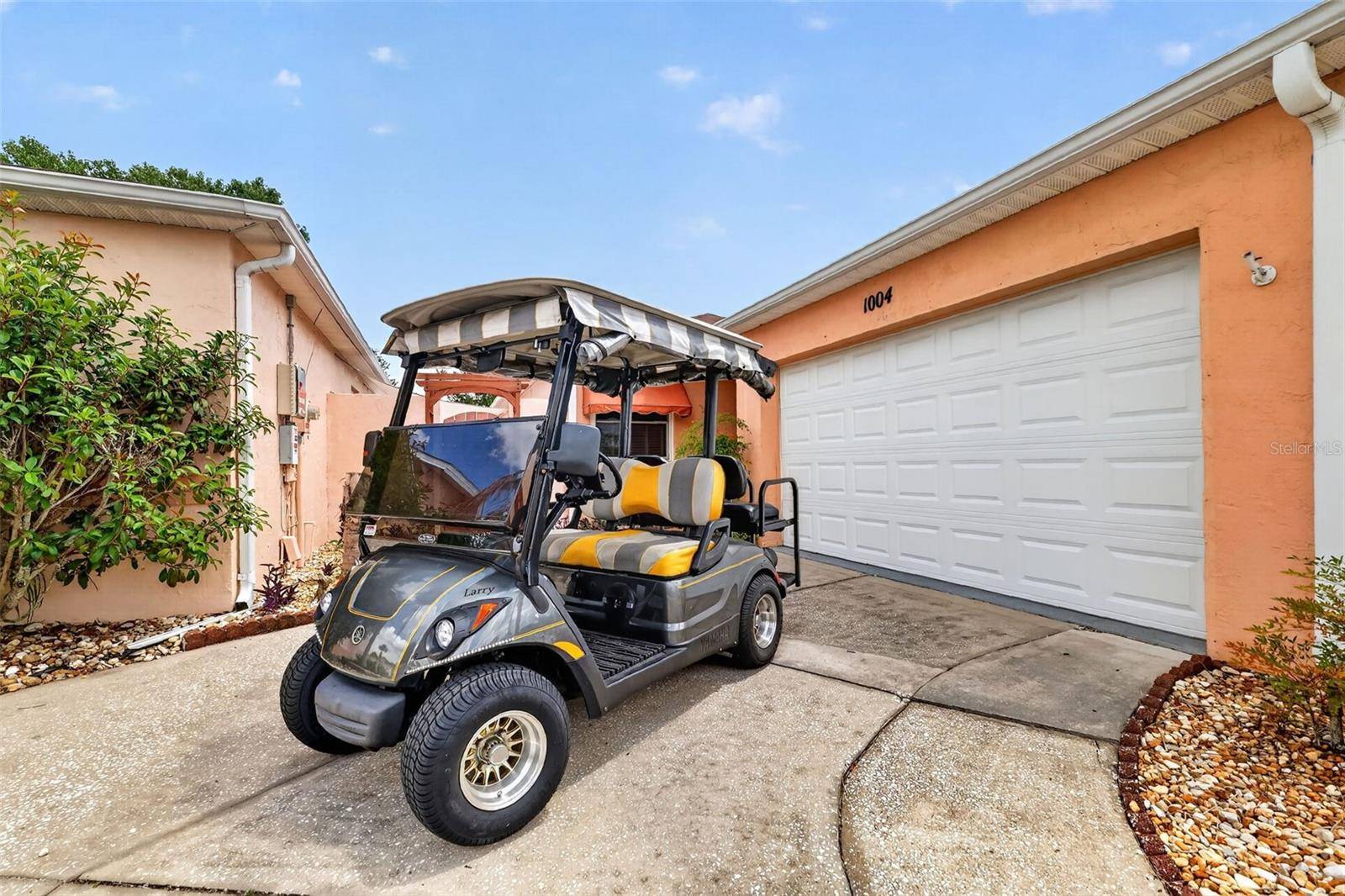 1004 LAREDO LN, Lady Lake, FL 32159