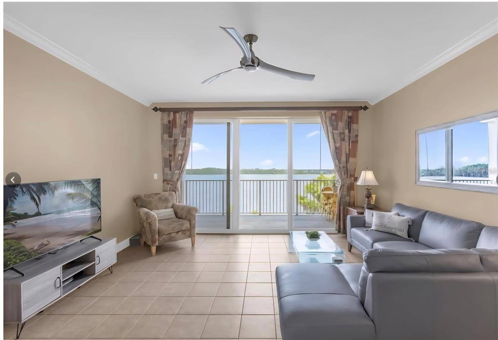 13427 BLUE HERON BEACH DR #402, Orlando, FL 32821
