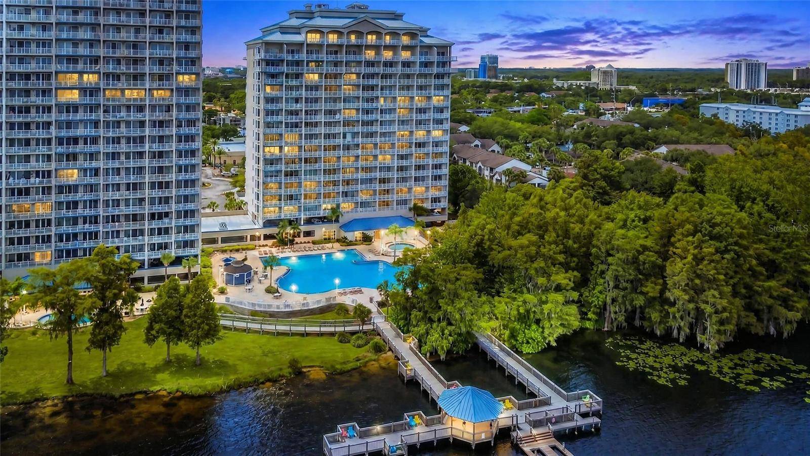 13427 BLUE HERON BEACH DR #402, Orlando, FL 32821