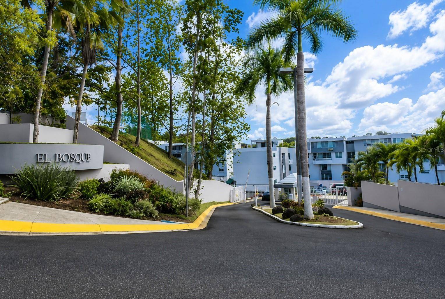 Cond. El Bosque LOS BAEZ #1602, Guaynabo, PR 00971