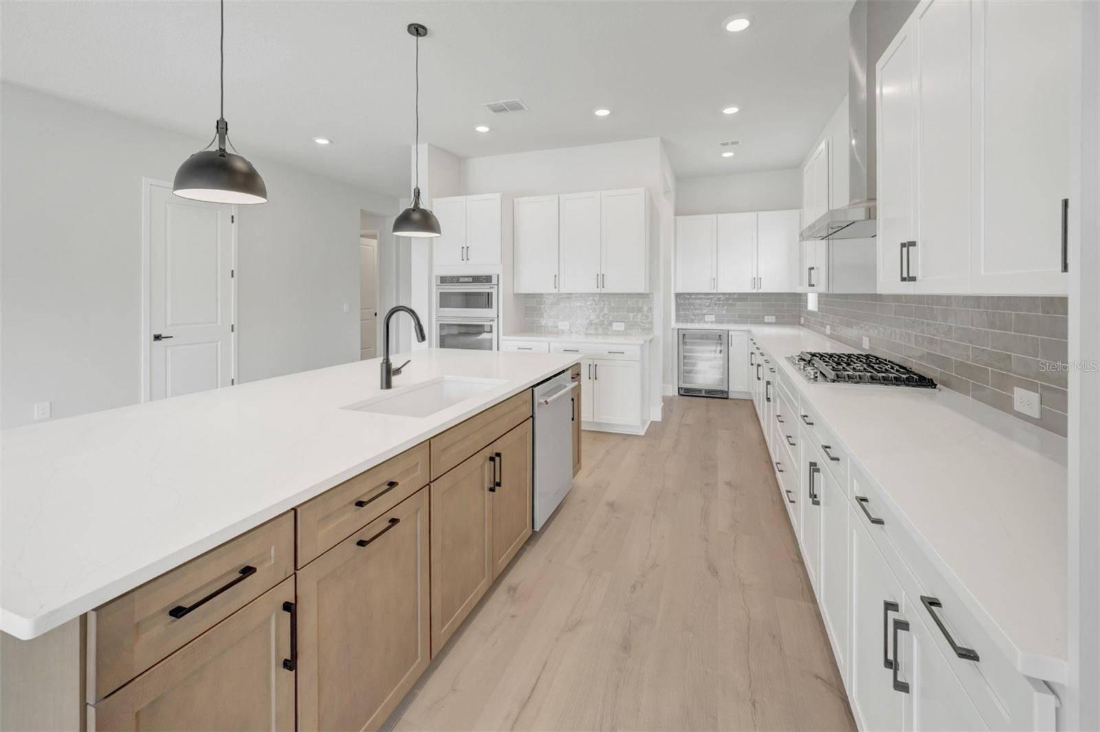 6823 HERON MEADOW DR, Sarasota, FL 34241