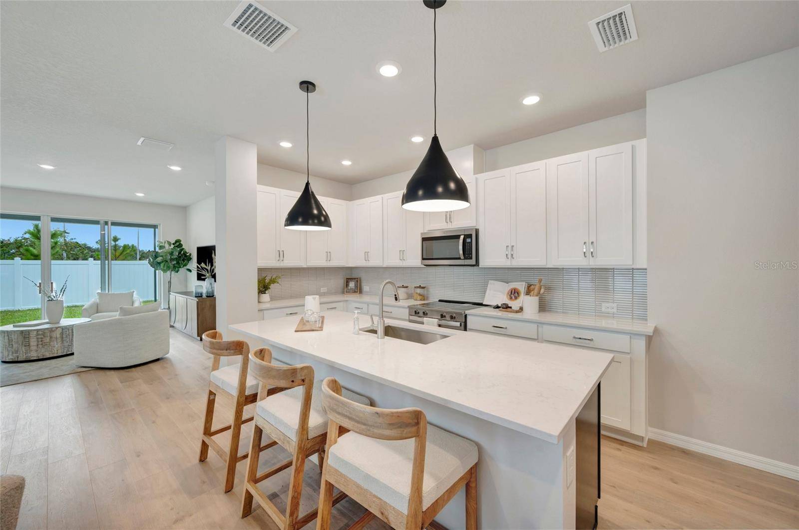 31232 PENDLETON LANDING CIR, Wesley Chapel, FL 33545
