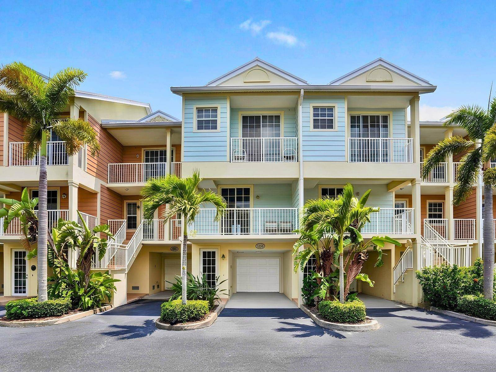 3248 MANGROVE POINT DR, Ruskin, FL 33570