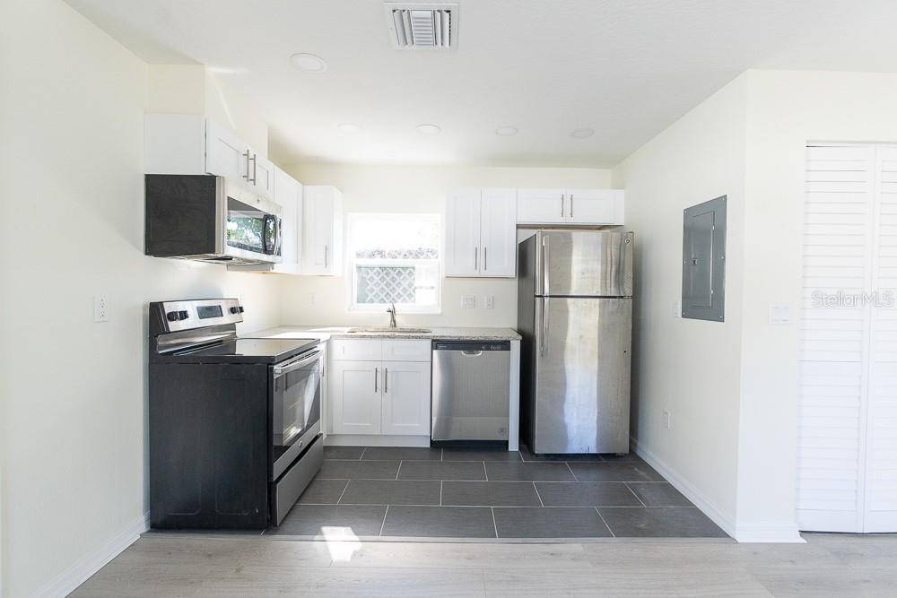 3520 1/2 8TH AVE N, St Petersburg, FL 33713