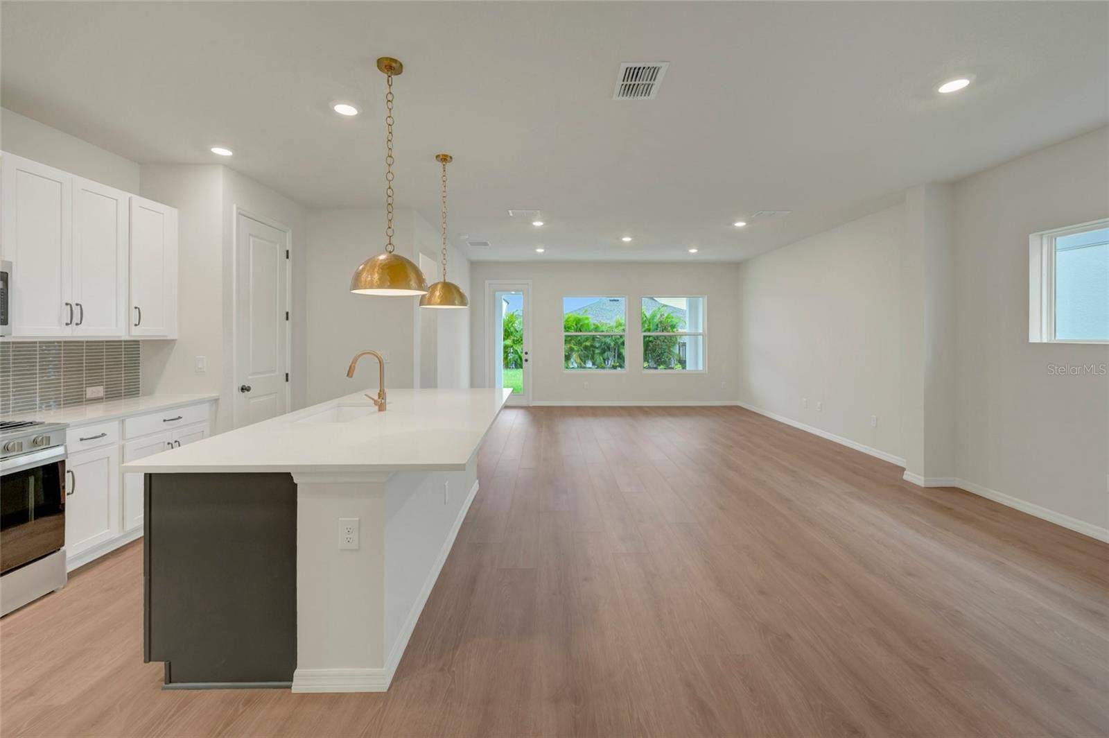 5024 CHAPEL ROW AVE, Apollo Beach, FL 33572