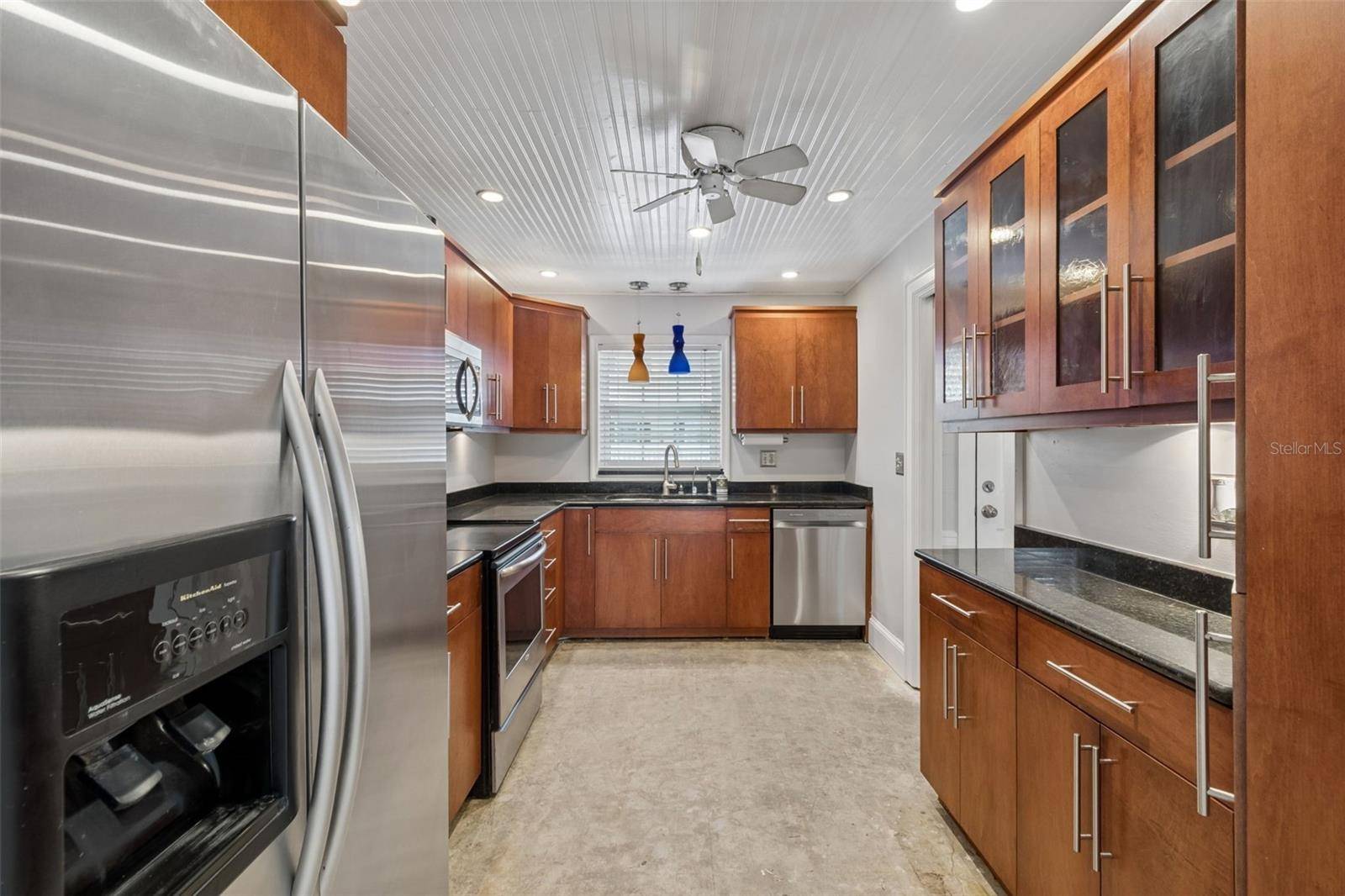 139 BLUFF VIEW DR #110, Belleair Bluffs, FL 33770