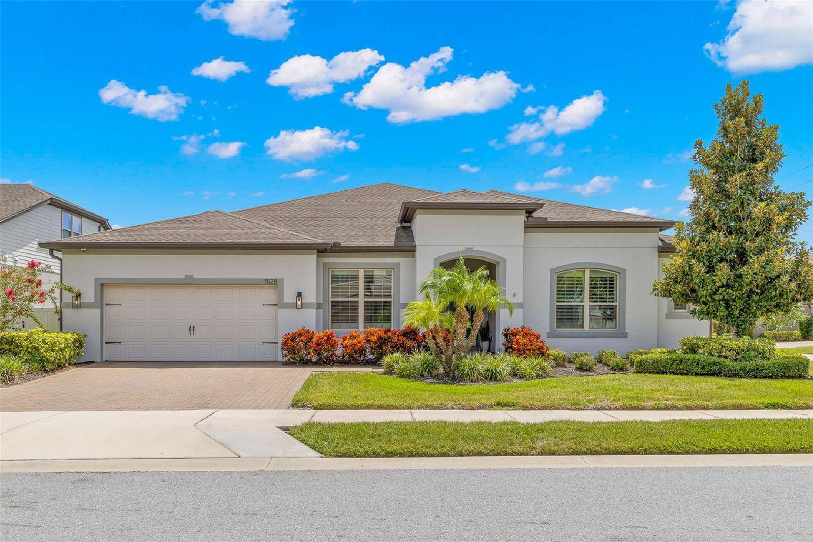 1528 FOREST GLEN CT, Palm Harbor, FL 34683