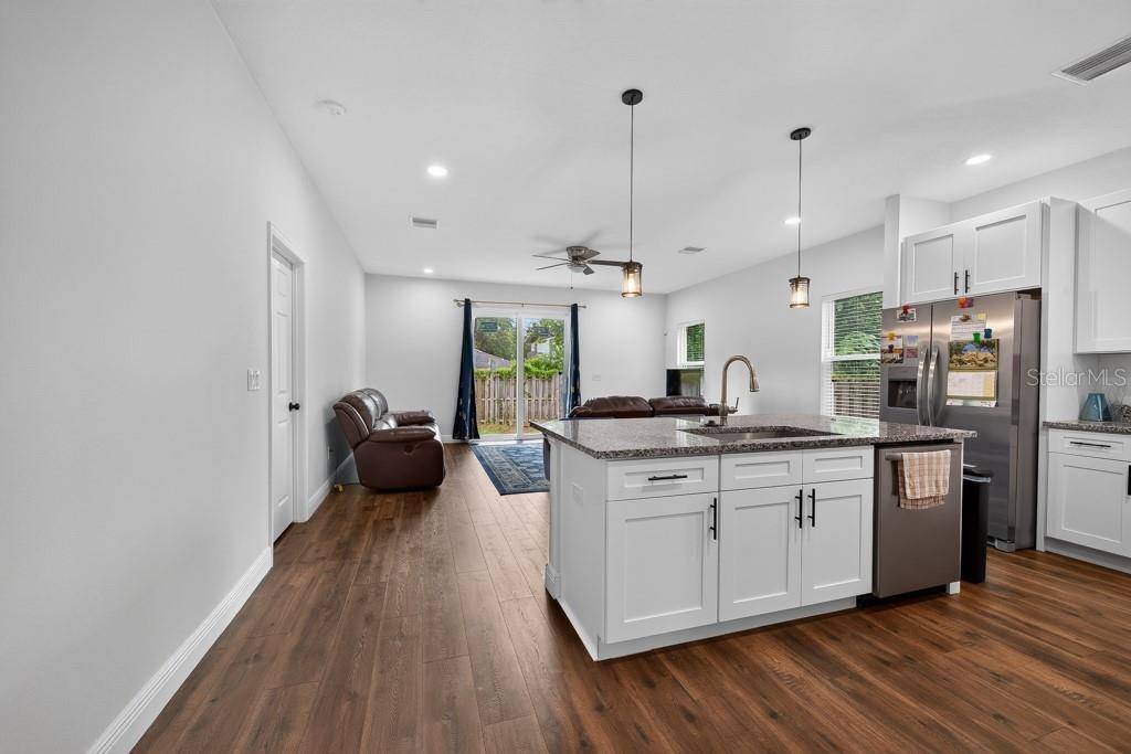 8118 N SEMMES ST, Tampa, FL 33604