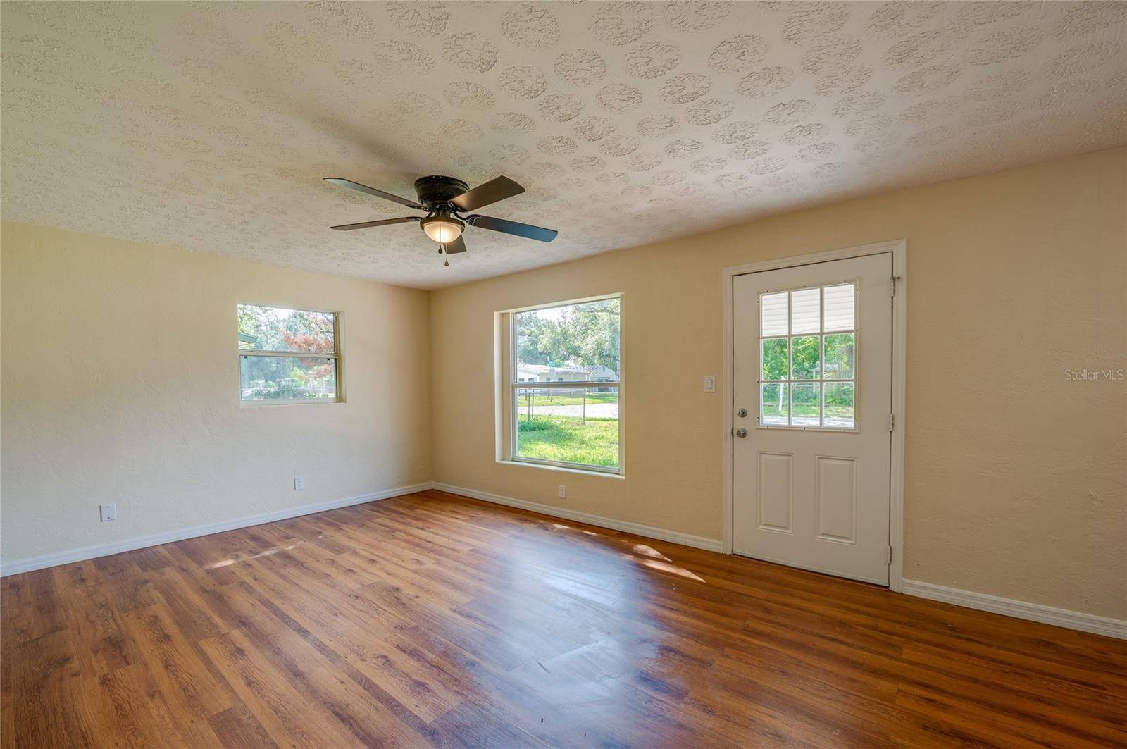 1220 LEON LN, Daytona Beach, FL 32117