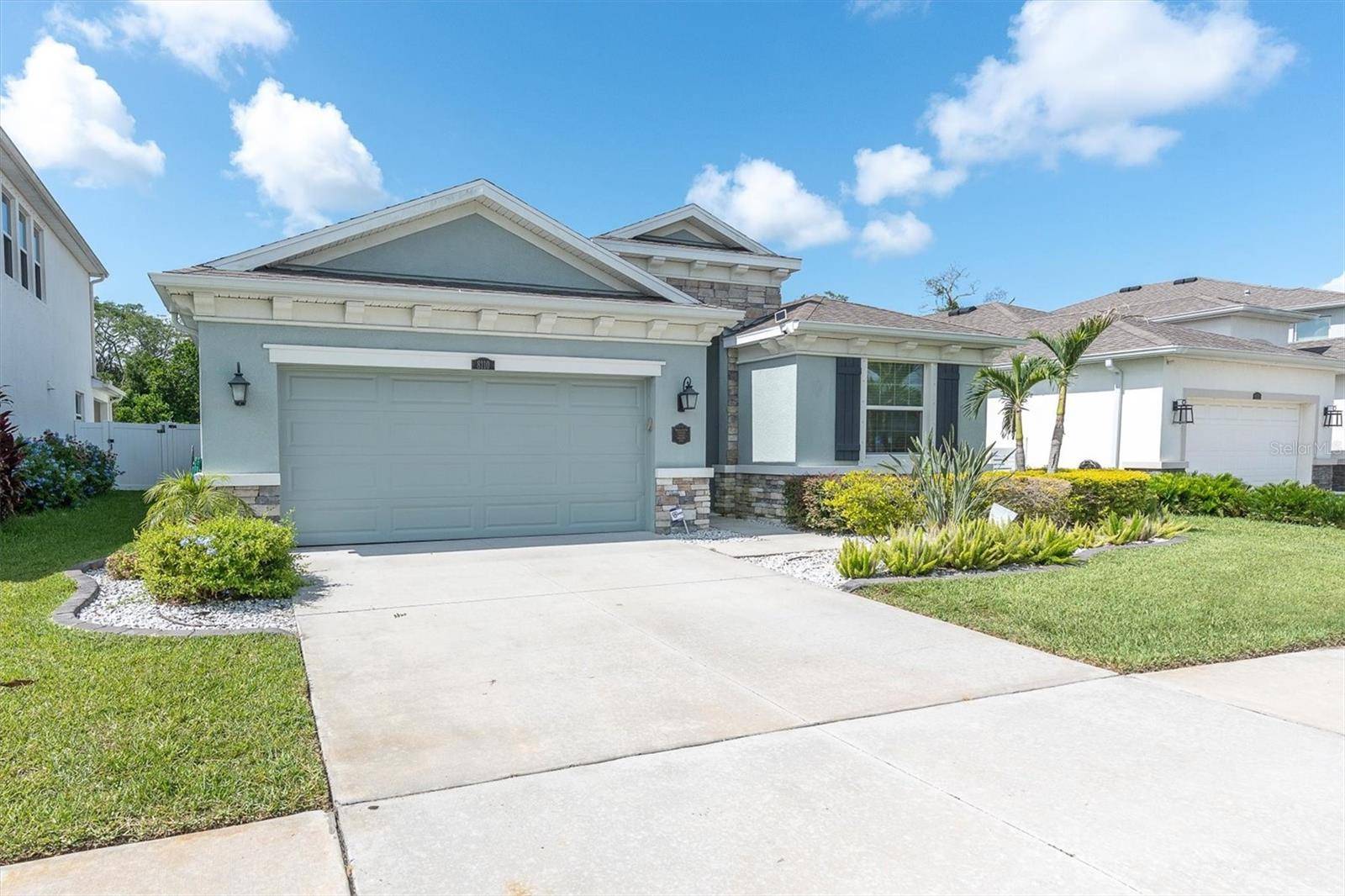 8110 PRAISE DR, Tampa, FL 33625