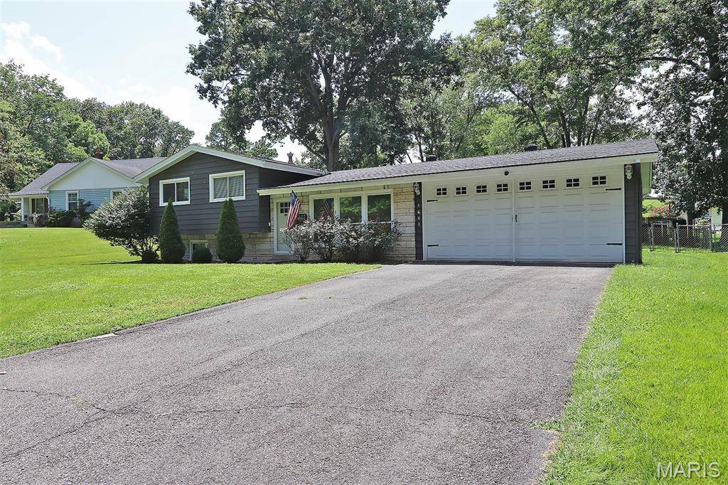 1641 Brookwood DR, Cape Girardeau, MO 63701