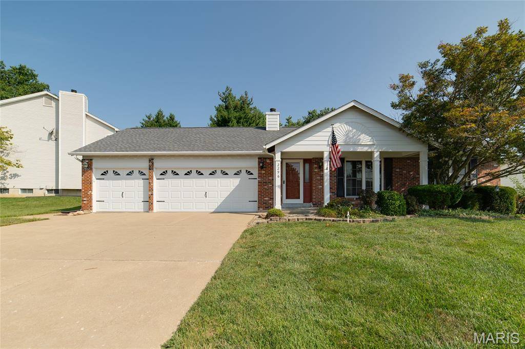 2296 Delaware DR, St Charles, MO 63303
