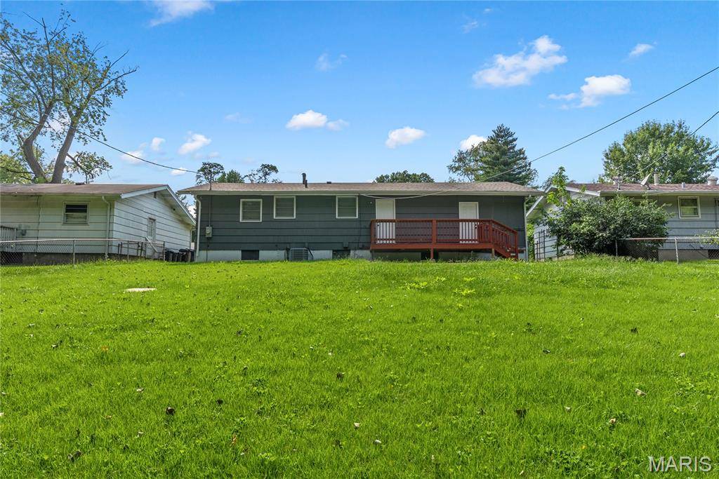 104 Fenwick DR, Ferguson, MO 63135