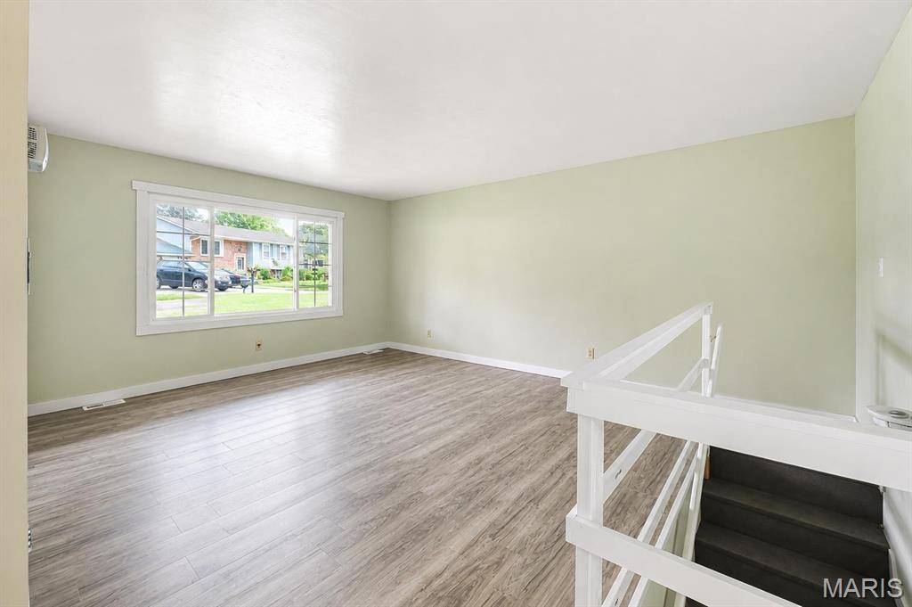 5 Beatrice CT, East Alton, IL 62024