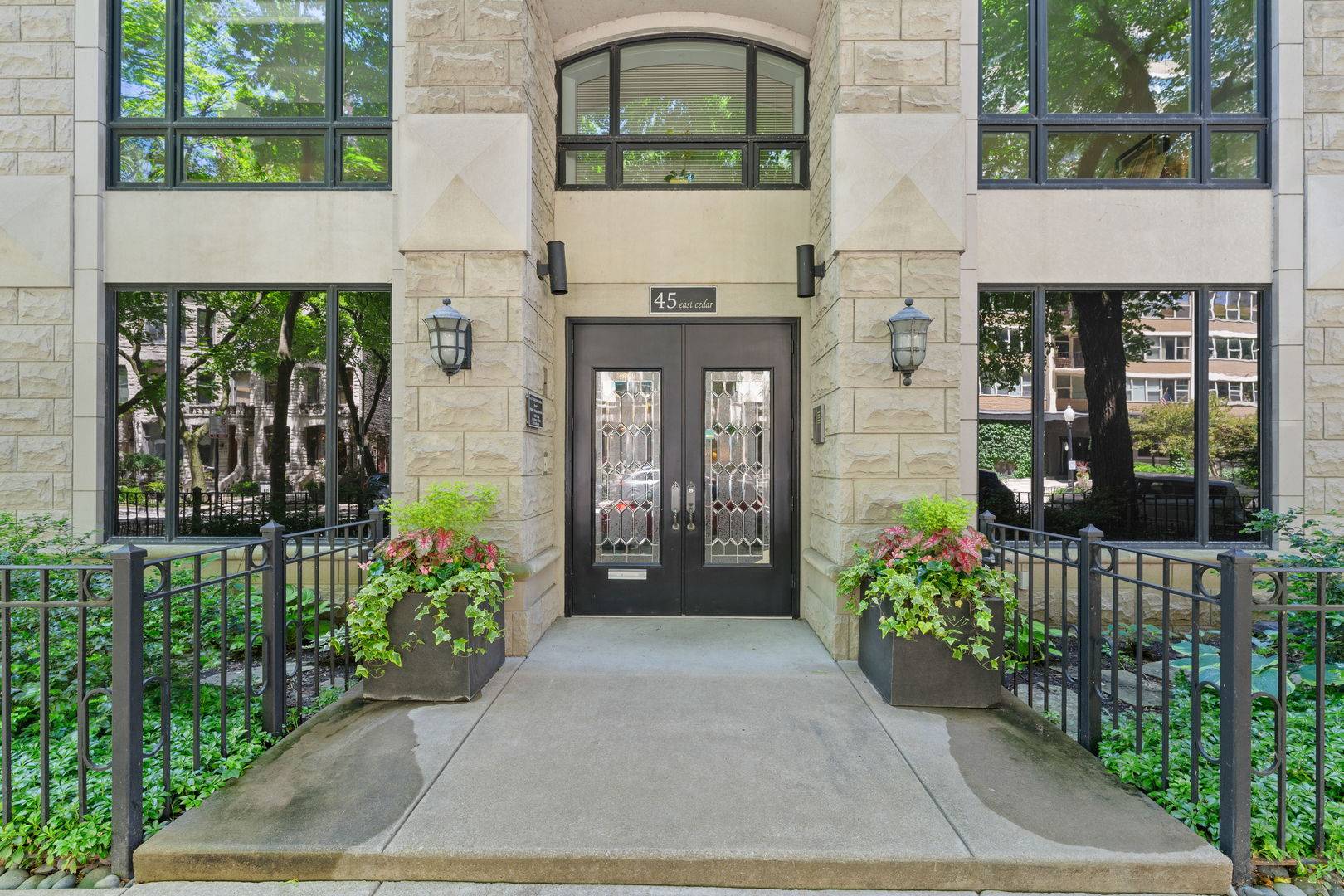 45 E Cedar ST #200, Chicago, IL 60611