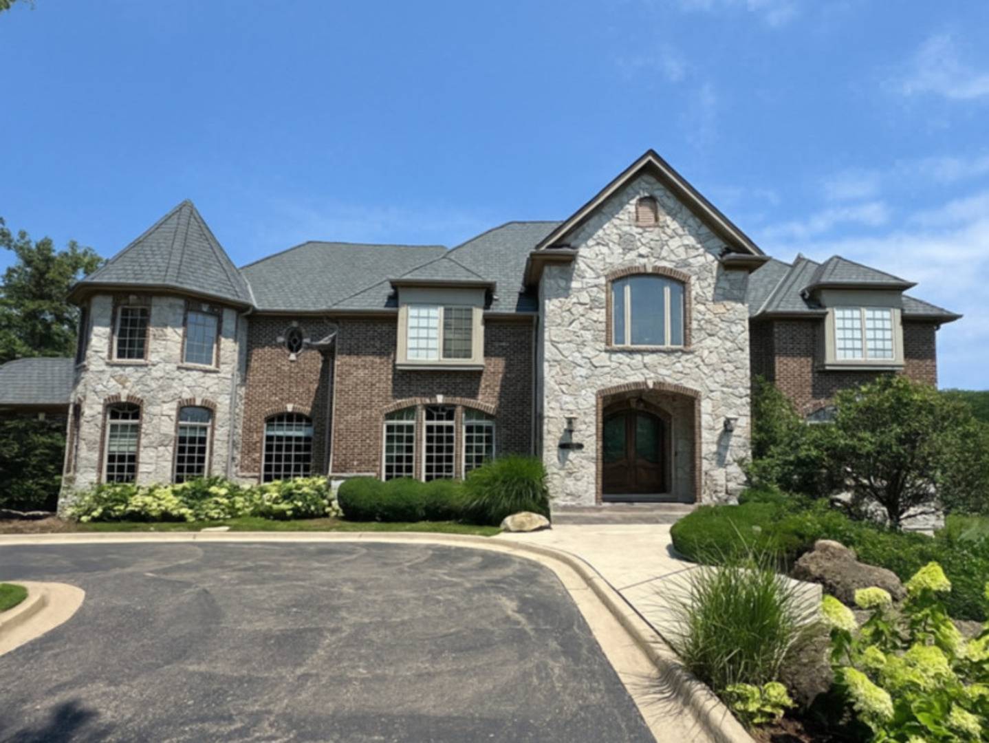 16W122 91st ST, Burr Ridge, IL 60527