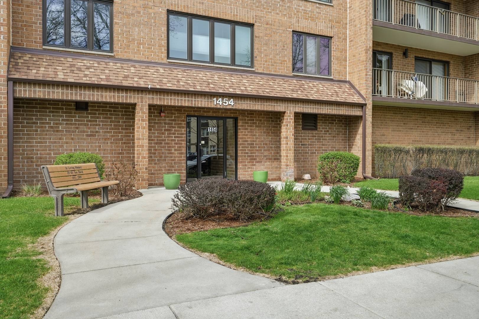 1454 Ashland AVE #305, Des Plaines, IL 60016