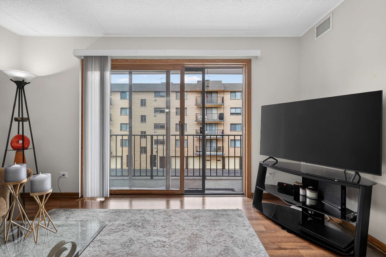 1454 Ashland AVE #305, Des Plaines, IL 60016