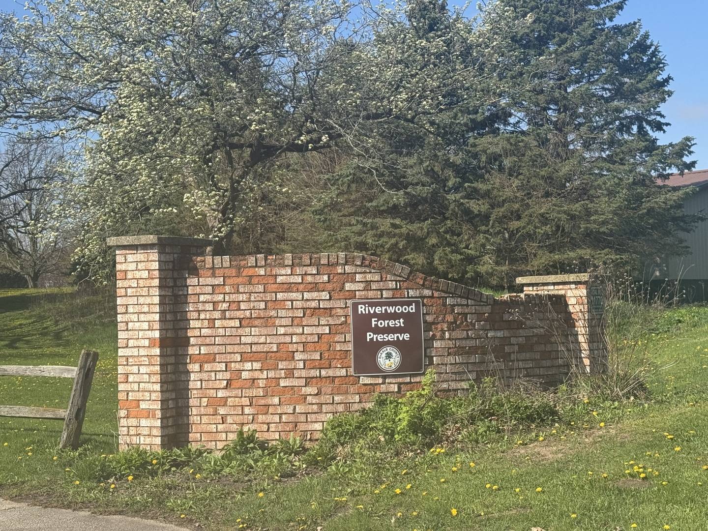 11755 Ellwood Greens RD, Genoa, IL 60135