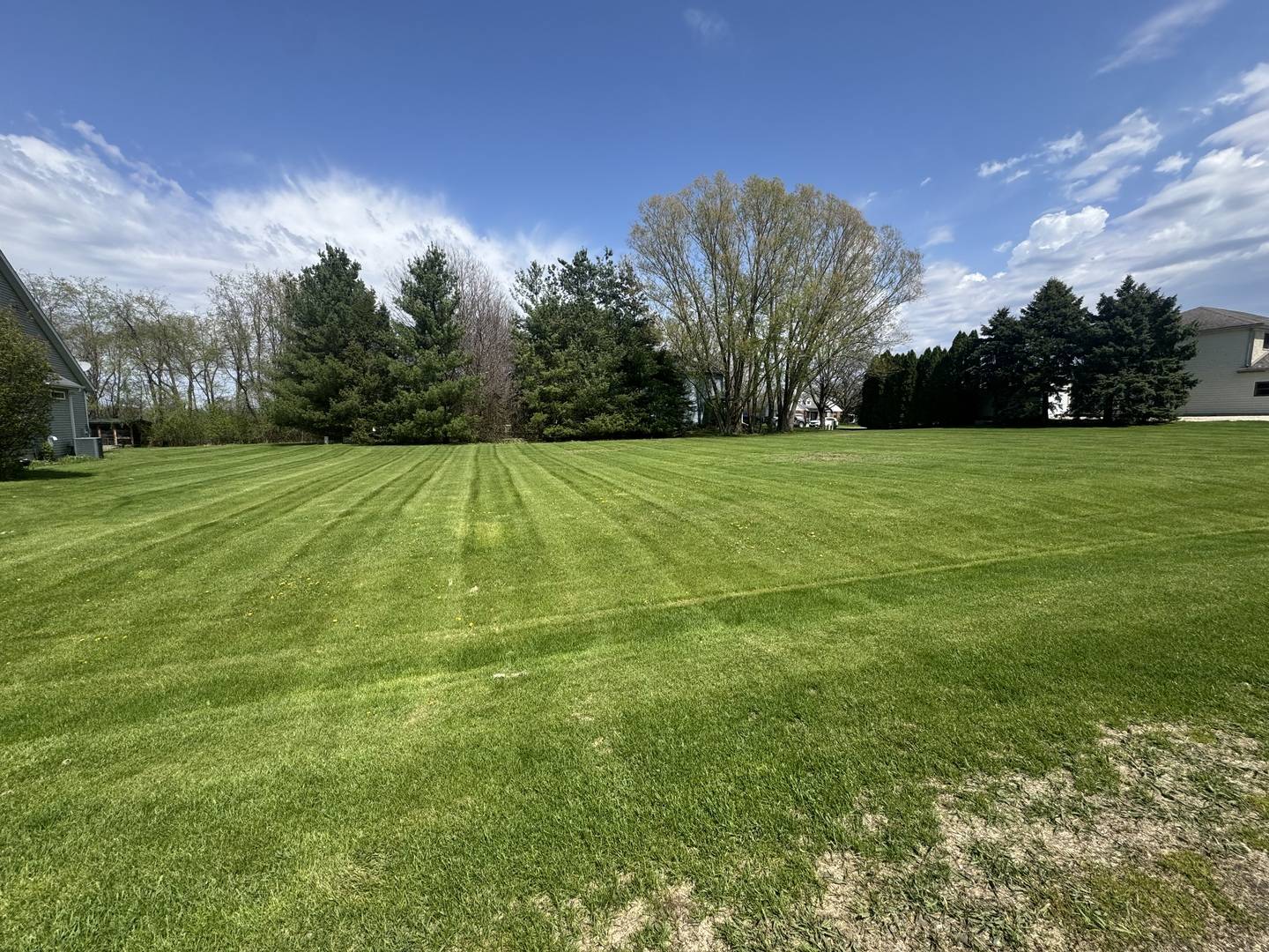 11755 Ellwood Greens RD, Genoa, IL 60135