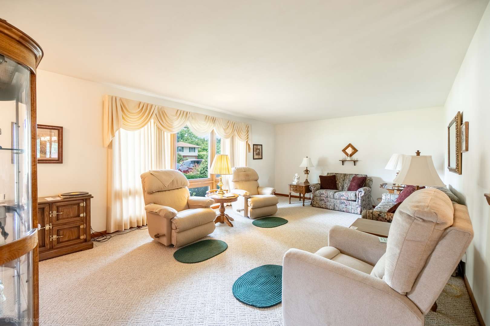 835 Scott DR, Elgin, IL 60123