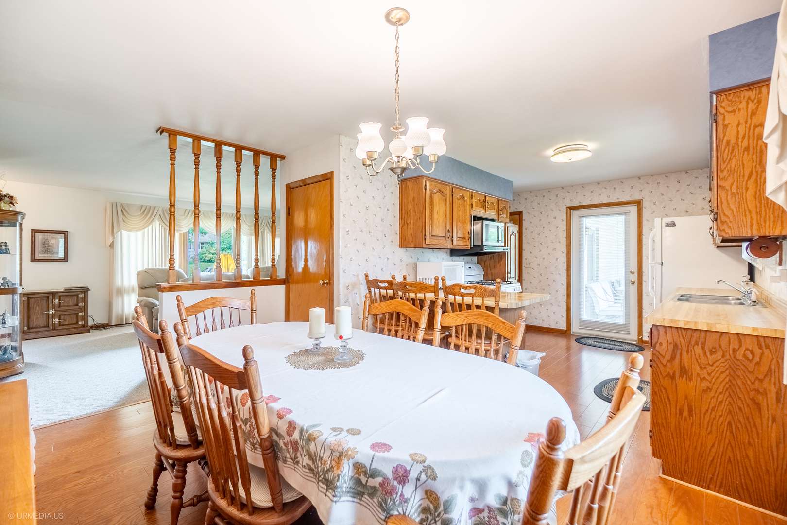 835 Scott DR, Elgin, IL 60123