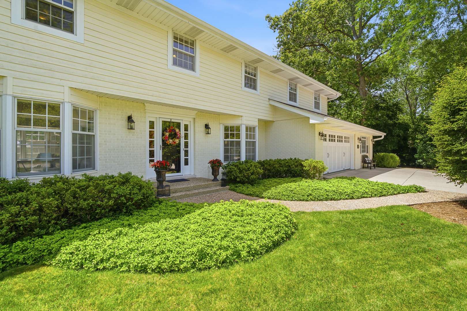 1360 Kenilwood LN, Riverwoods, IL 60015