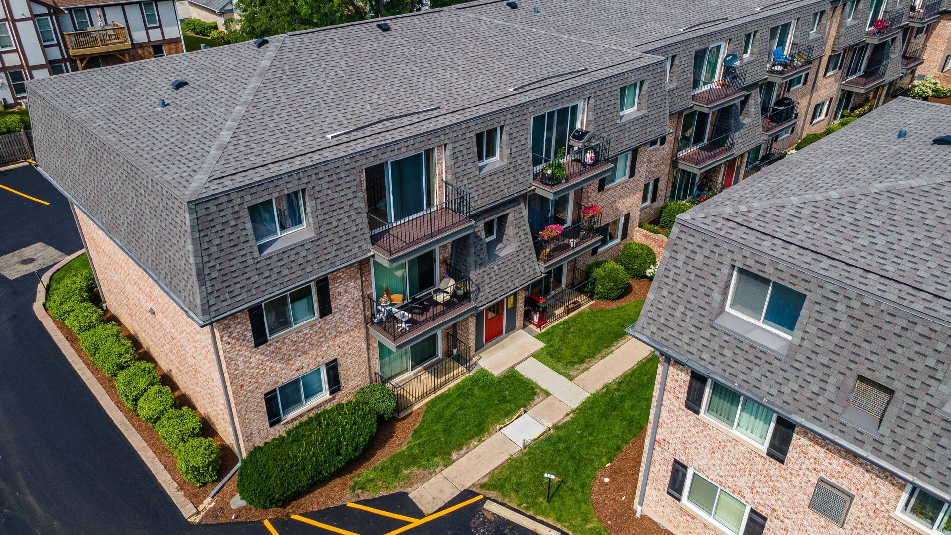 884 S Plum Grove RD #111, Palatine, IL 60067