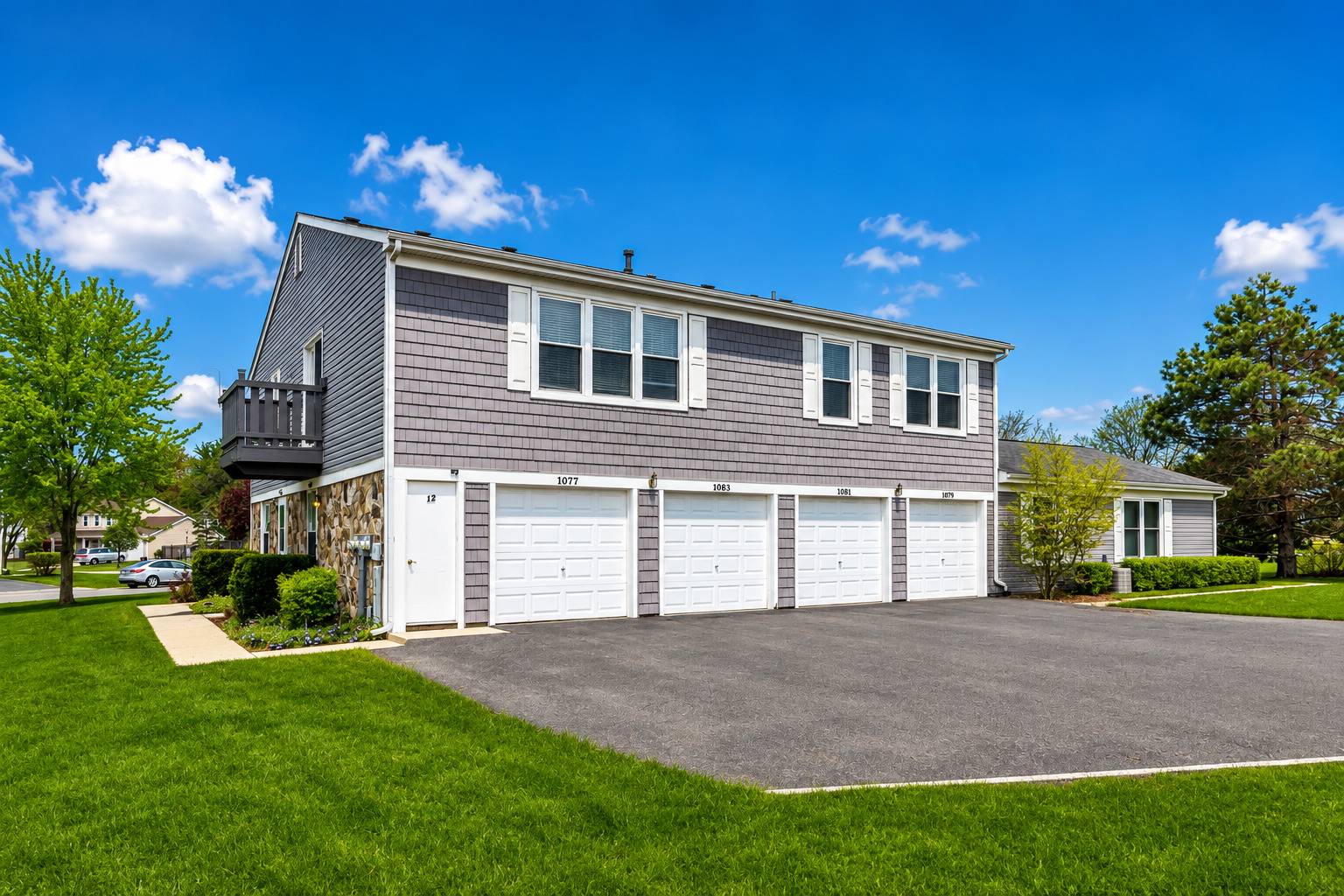1077 Glouchester HBR #1204, Schaumburg, IL 60193