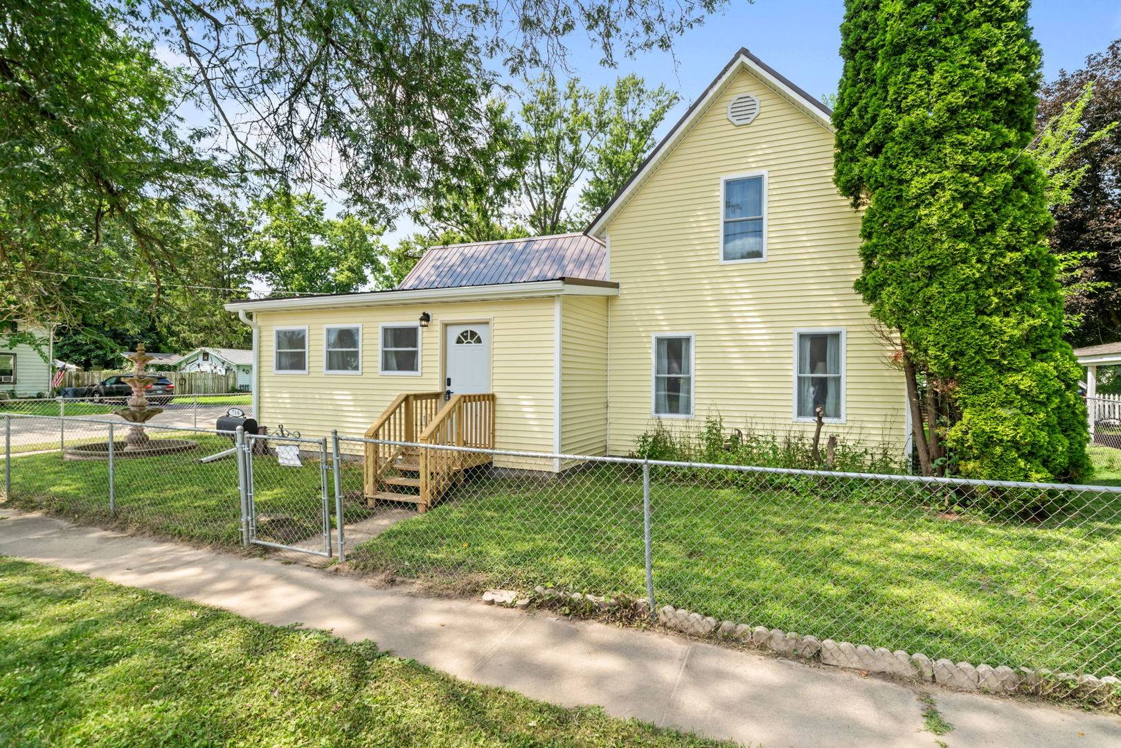 710 S 2nd ST, Oregon, IL 61061