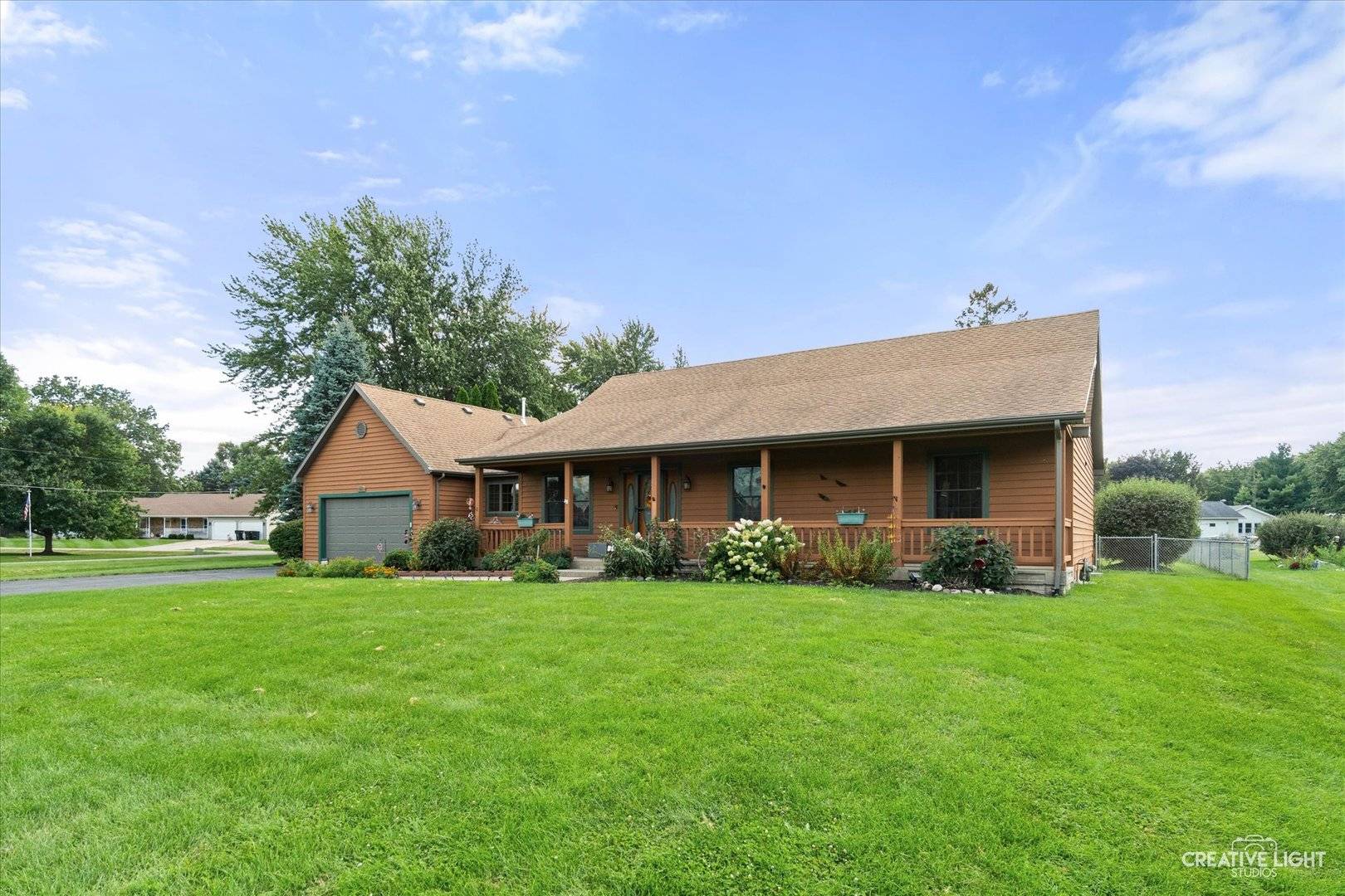 1684 Hilda DR, Lake Holiday, IL 60548