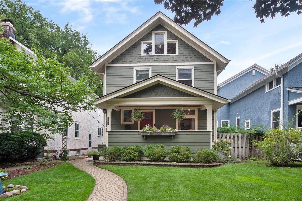 1133 Grant ST, Evanston, IL 60201